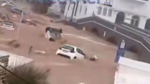 Κακοκαιρία Πάρος: «Βούλιαξε» από τις βροχοπτώσεις - Απαγόρευση μετακινήσεων