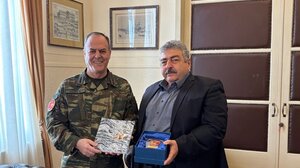 Στον Αντιπεριφερειάρχη Χανίων ο νέος Διοικητής του Πεδίου Βολής Κρήτης