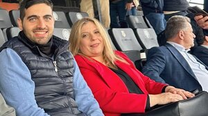 Στις κερκίδες του «Γεντί Κουλέ» Κωνσταντίνος Κεφαλογιάννης και Μαρία Συρεγγέλα