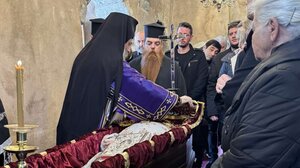 Πάνδημος ο αποχαιρετισμός στον μακαριστό Πρωτοπρεσβυτέρο του Οικουμενικού Θρόνου, Ιωάννου Λελεδάκη