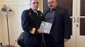 Επίσκεψη του νέου Διοικητή Ναυστάθμου Κρήτης στον Αντιπεριφερειάρχη Χανίων κ. Καλογερή