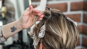 Βάψιμο μαλλιών στο σπίτι: Πώς να διορθώσετε τα 10 πιο συχνά λάθη