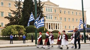 25η Μαρτίου: Με λαμπρότητα η μαθητική παρέλαση της Αθήνας - Φωτογραφίες