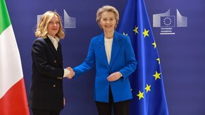 Συνάντηση Μελόνι - φον ντερ Λάιεν στις Βρυξέλλες με θέμα την ευρωπαϊκή άμυνα