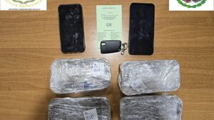 Βόλος: Σύλληψη 23χρονου – Είχε στο ταξί που οδηγούσε σχεδόν δύο κιλά ηρωίνης