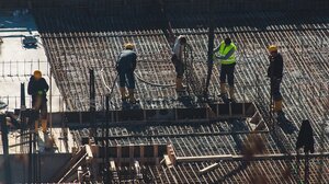 «Βουτιά» της οικοδομικής δραστηριότητας τον Ιανουάριο - Μειωμένες κατά 17% οι άδειες