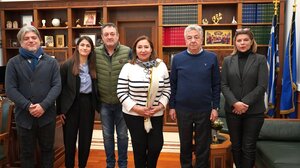 Τι είπε ο Σταύρος Αρναουτάκης με τα στελέχη του Διεθνούς Οργανισμού Μετανάστευσης