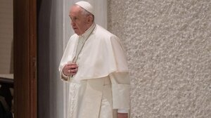 Πάπας Φραγκίσκος: "Ο Πάπας του λαού" με το ταπεινό δωμάτιο και τη λευκή καρέκλα αντί θρόνου