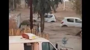 Μεγάλες ζημιές στην Πάρο μετά από την νεροποντή - Παρασύρθηκαν οχήματα