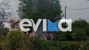 Εύβοια: Κεραυνός έπεσε σε αυλή σπιτιού και άρπαξε φωτιά
