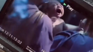 Συγκινητική στιγμή στη Μπανγκόκ- Μωρό γεννήθηκε στο δρόμο μετά την εκκένωση νοσοκομείου λόγω του σεισμού