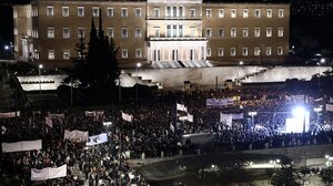 Τέμπη: «Πλημμύρισε» ξανά με κόσμο το Σύνταγμα 