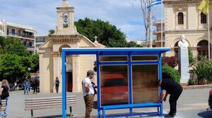 Ενστάσεις για το χρώμα της στάσης μπροστά στον Μητροπολιτικό Ναό