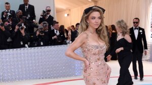 Η Σίντνεϊ Σουίνι πρωταγωνίστρια και παραγωγός σε θρίλερ από ιστορία του Reddit