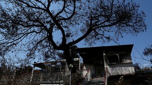 Στη Βουλή η ρύθμιση για παραίτηση του Δημοσίου από τις αποζημιώσεις των συγγενών των θυμάτων στις τραγωδίες στο Μάτι και στη Μάνδρα