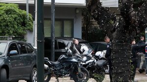 Μαφιόζικη εκτέλεση στο Χαλάνδρι: Η στιγμή της εν ψυχρώ δολοφονίας του Γιώργου Μοσχούρη (video)