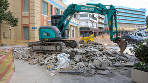 Περιφέρεια Κρήτης: Οι εργασίες στην πλατεία "έκοψαν" την επικοινωνία 