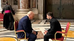 Η μυστηριώδης τρίτη καρέκλα στη συνάντηση Τραμπ-Ζελένσκι