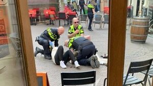 Άμστερνταμ: Για απόπειρα ανθρωποκτονίας με τρομοκρατικό κίνητρο διώκεται ο Ουκρανός που μαχαίρωσε πέντε άτομα