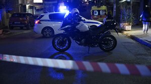 Εν ψυχρώ δολοφονία στην Καλλιθέα – Νεκρός άνδρας εντοπίστηκε σε αυτοκίνητο