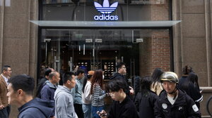 Κίνα: Τέθηκαν σε ισχύ οι δασμοί αντιποίνων 84% σε προϊόντα των ΗΠΑ