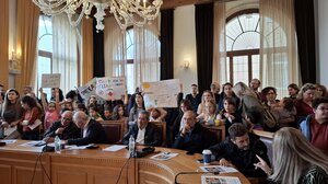 Μεγάλη ένταση στο Δημοτικό Συμβούλιο: «Αντί για λύσεις, μας δίνετε μπαλώματα!»