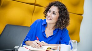 Το BBC ... καλεί τους Έλληνες συγγραφείς!