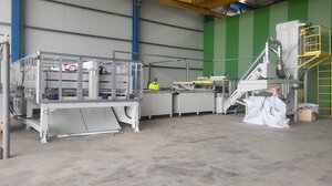 Η Καθέρης ΑΒΕΕ δείχνει πώς ανακυκλώνεται ένα φωτοβολταϊκό πάνελ σε μόλις ένα λεπτό!