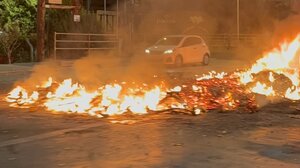 Έτρεχαν και δεν έφταναν οι πυροσβέστες για τις... φωτιές της Ανάστασης!