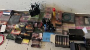 Πωλούσε κροτίδες μέσω εφαρμογής - Κατασχέθηκαν πάνω από 2.500