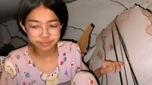 Μιανμάρ: Έφηβες κατέγραψαν τον εγκλωβισμό τους στα συντρίμμια κτηρίου μετά τα 7,7 Ρίχτερ