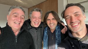 «Ζητούσα Ελευτερία»: μια θεατρική παράσταση ντοκουμέντο για τη ζωή του Μίκη Θεοδωράκη