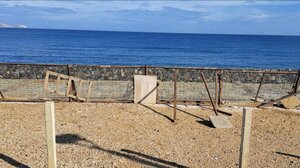 Παράπονα για το κατεστραμμένο πάρκο σκύλων στον Καράβολα