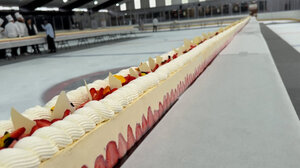 Η Γαλλία κατέρριψε το ρεκόρ για τη μεγαλύτερη τούρτα φράουλας στον κόσμο!