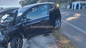 Τροχαίο το πρωί στη Φθιώτιδα - Το σταμάτησαν οι μπάρες πριν πέσει στη θάλασσα