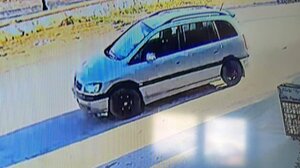 Χτύπησε νεαρούς που επέβαιναν σε μηχανάκι και τους εγκατέλειψε - Τον αναζητούν οι συγγενείς των παιδιών