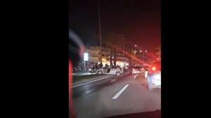 Τροχαίο στην παραλιακή - Το αυτοκίνητο "ανέβηκε" στη νησίδα!