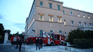  Βουλή: Λήξη συναγερμού μετά το μήνυμα στο 112 για βόμβα, δεν βρέθηκε κάτι ύποπτο - Ταυτοποιήθηκε ο φαρσέρ