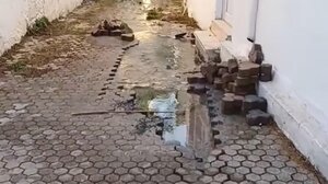 Μεγάλη βλάβη σε αγωγό στις Βούτες - "Ποτάμια" τα σοκάκια