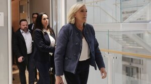 Γαλλία: Η ανηψιά της Μαρίν Λεπέν χαρακτήρισε «ατυχή συμβάντα» τους φόνους στη Μινεάπολη