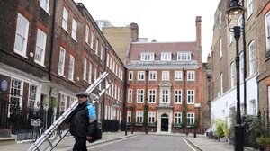 Τοιχογραφία στο Λονδίνο μεταπολεμικού καλλιτέχνη σώθηκε από κατεδάφιση