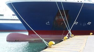 Δεμένα τα πλοία στα λιμάνια λόγω της 24ωρης απεργίας της ΓΣΕΕ