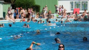 Παρίσι: Υπό επιτήρηση οι δημοτικές πισίνες, λόγω... ηδονοβλεψιών