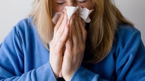 Σωτήριες λύσεις αν οι αλλεργίες σας είναι πιο έντονες το πρωί