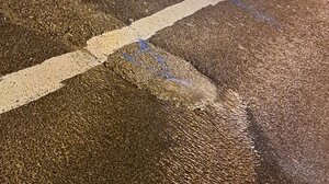 Έπιασαν το δρόμο τα νερά, λόγω της ζημιάς