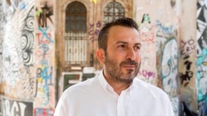 Στ. Παραστατίδης: «Το άσυλο προστατεύει ιδέες, όχι ρόπαλα»