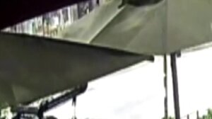 Θεσσαλονίκη: Η στιγμή της ισχυρής έκρηξης της βόμβας έξω από την τράπεζα