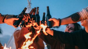 Ανηλίκοι σε κίνδυνο λόγω υπερβολικής κατανάλωσης αλκοόλ