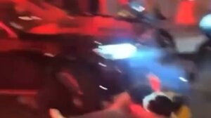 Παρίσι: Αυτοκίνητο έπεσε σε πλήθος φιλάθλων – Σοκαριστικό βίντεο