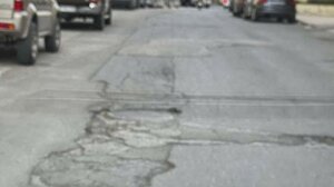 Ένα χάλι ο δρόμος...